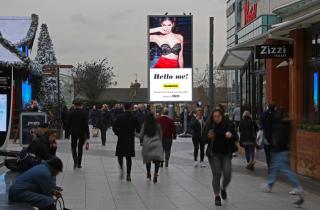 Wonderbra: Hello Me